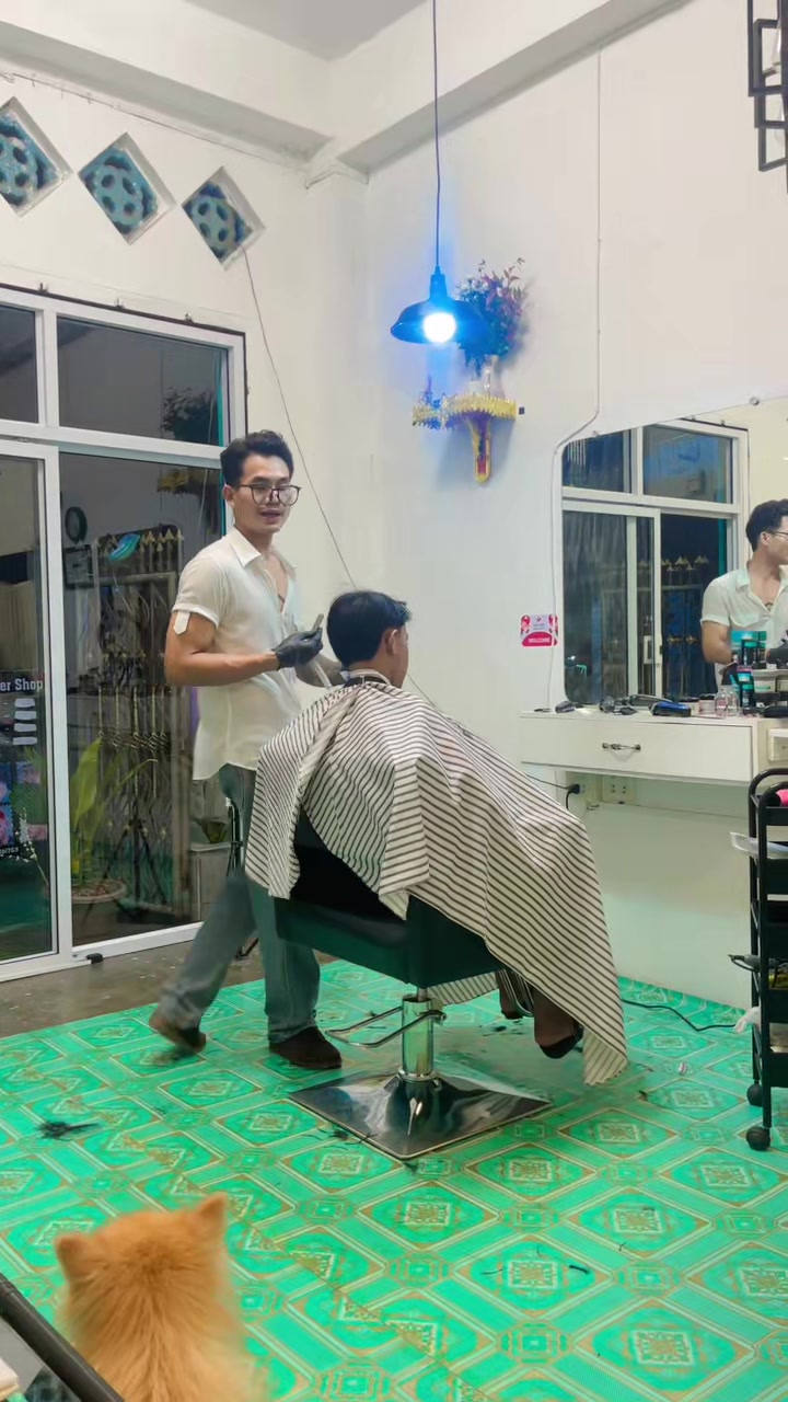 @7️⃣barbershop&salon