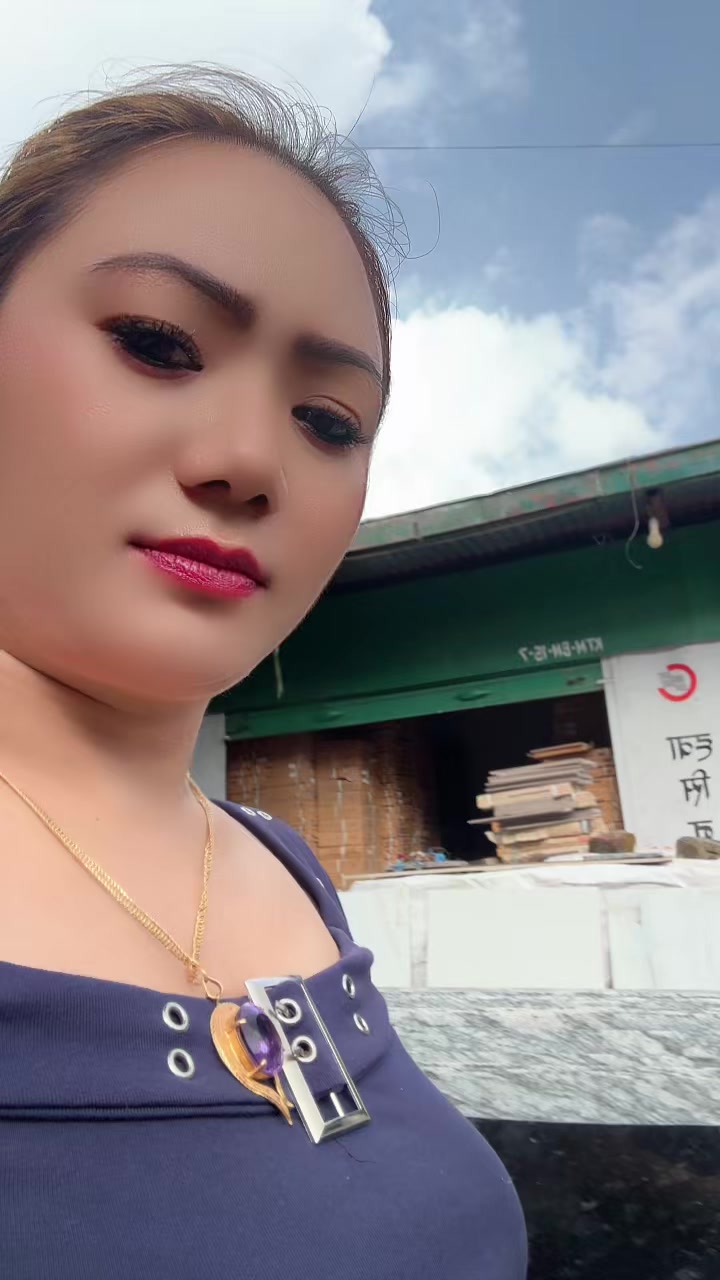 @Hira Maya Waiba