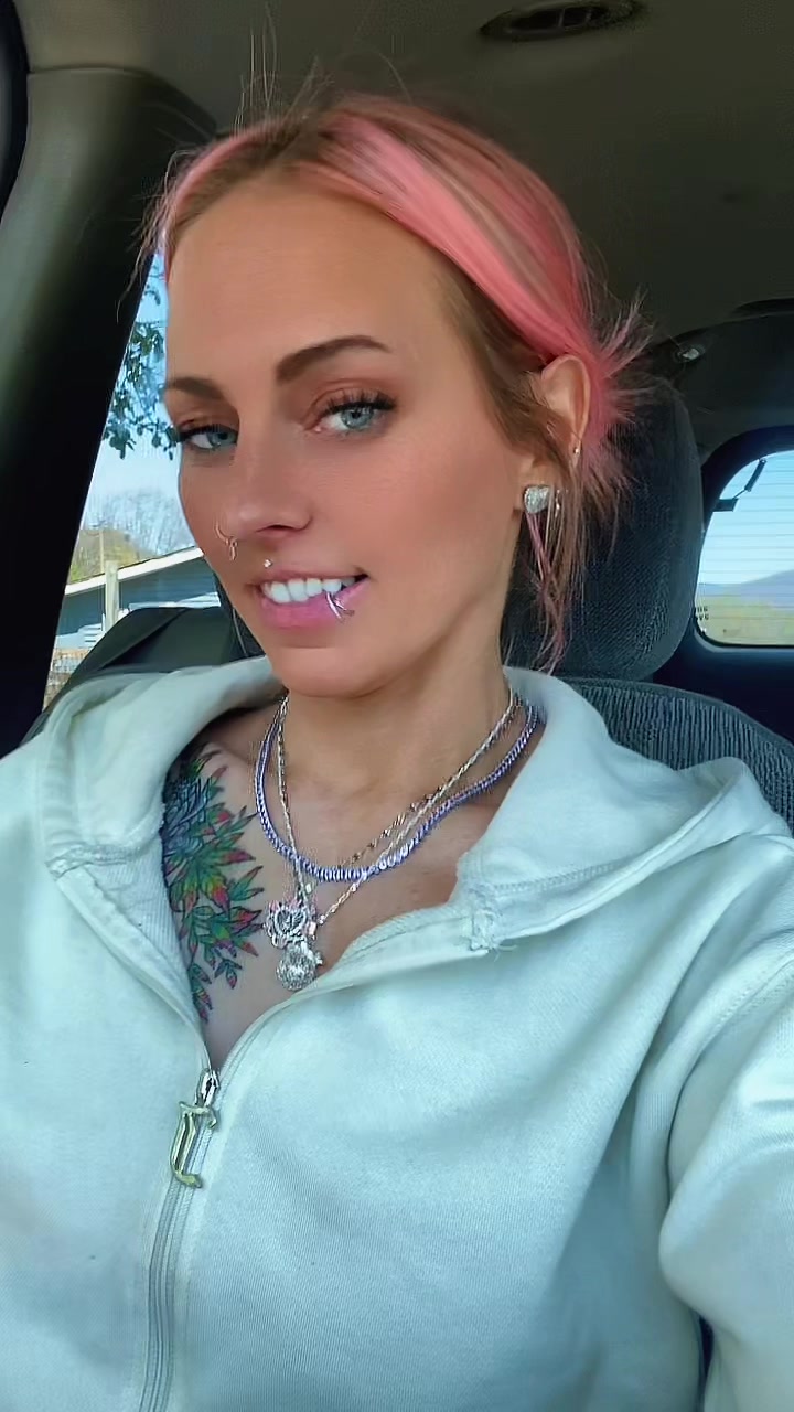 @AshleyRose