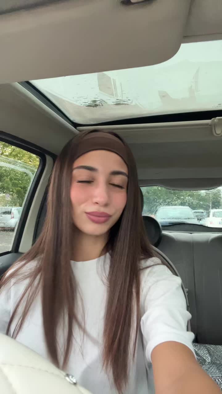 @Frizzii_
