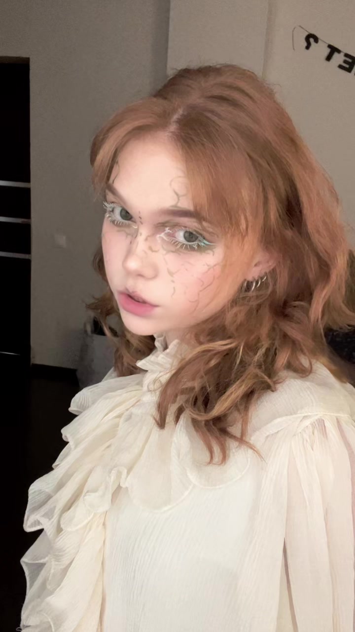 @Эшик