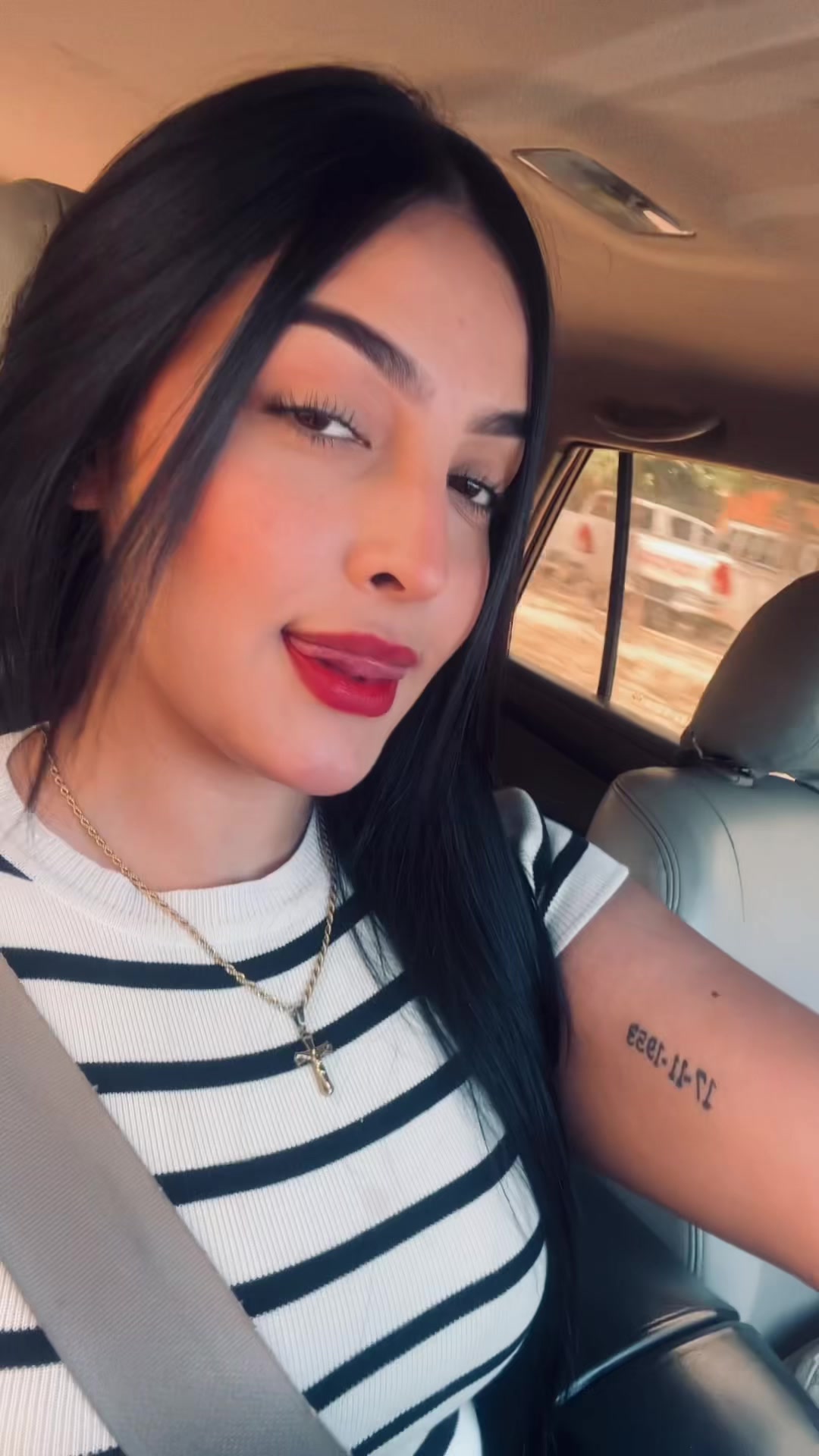 @anivaleencia
