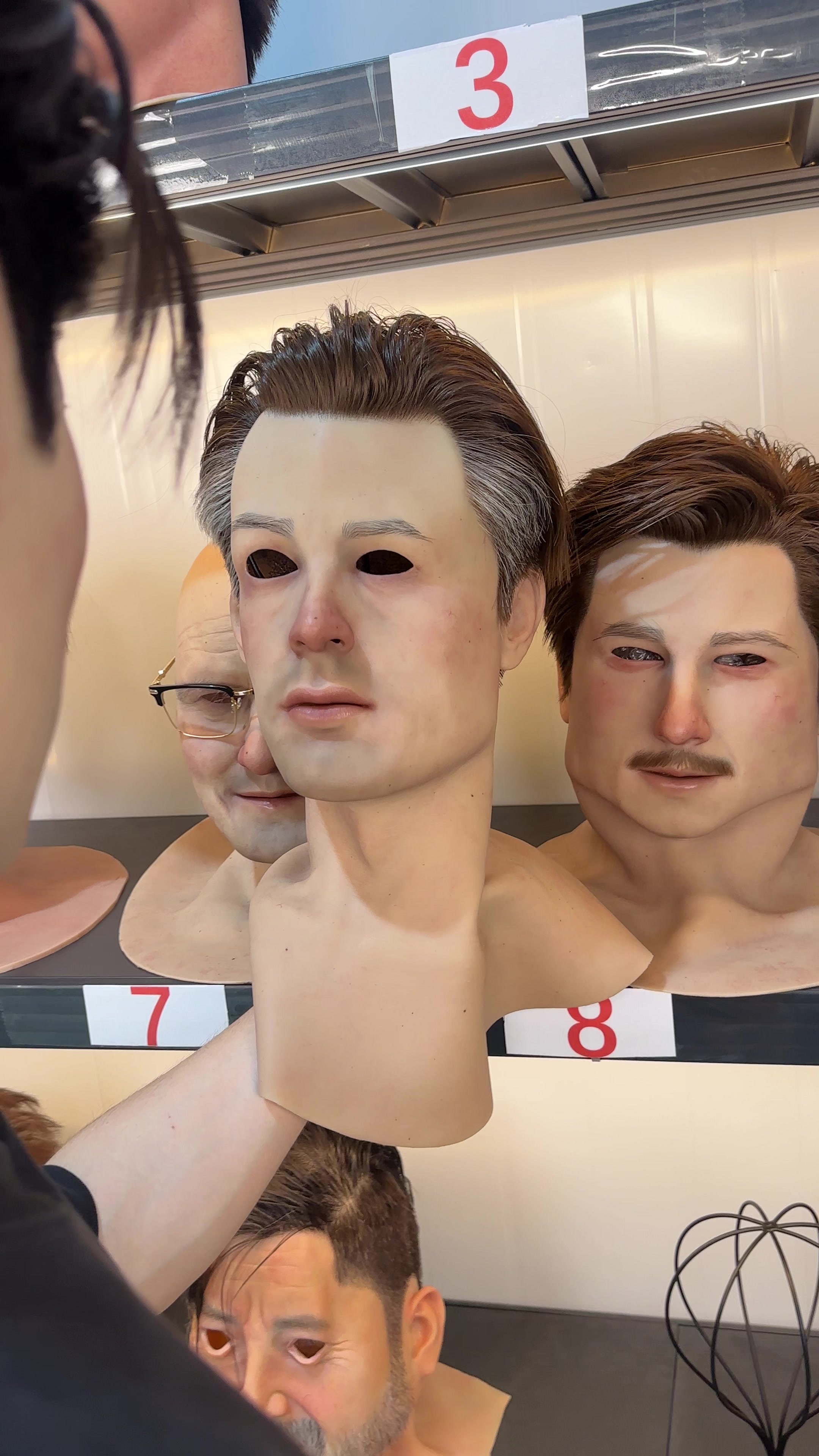 @Lifelikemask