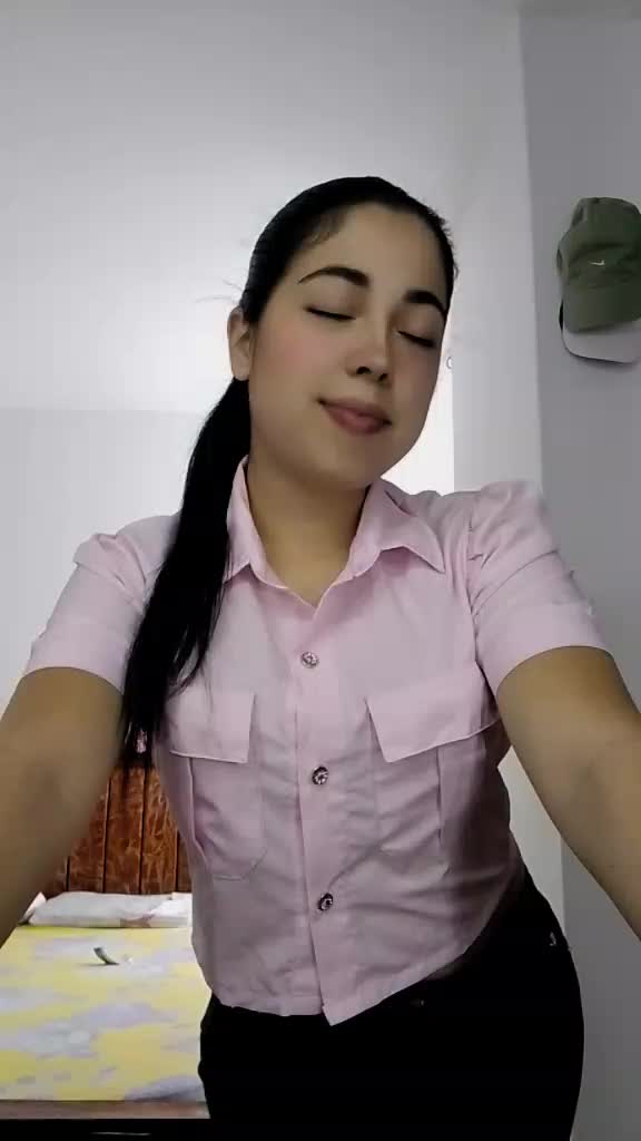 @Caren Alexandra 🦋💋🌸