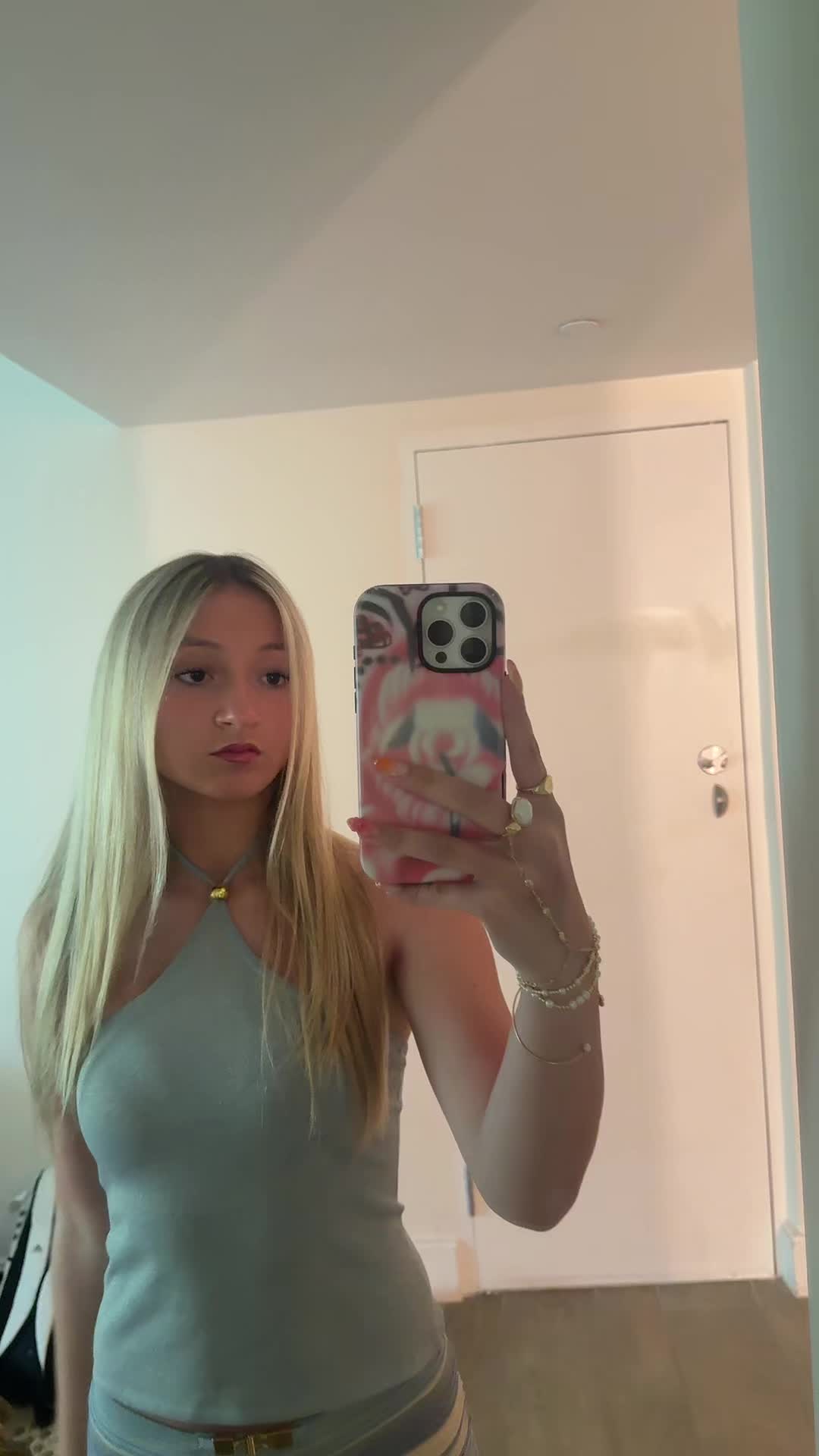@bella
