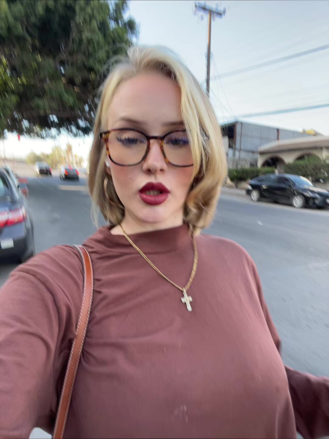 @anacruser_