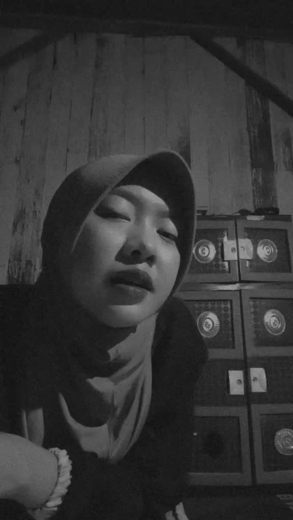 @Butiran debu🌺