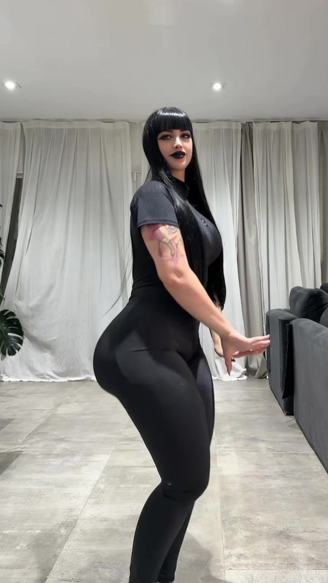 @demonmika