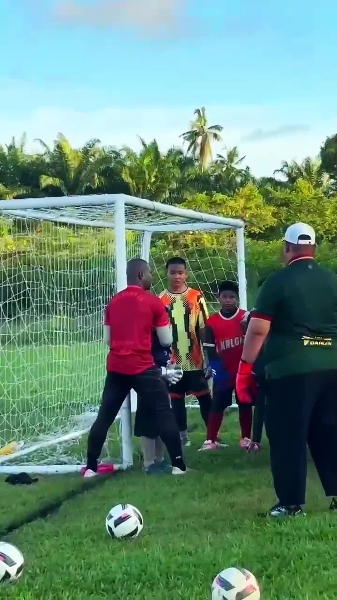 @Mio Army GoalKeeper Trainer