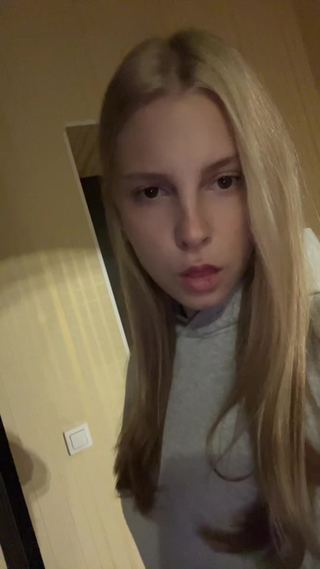 @𝐠𝐨𝐬𝐬𝐢𝐩 𝐠𝐢𝐫𝐥