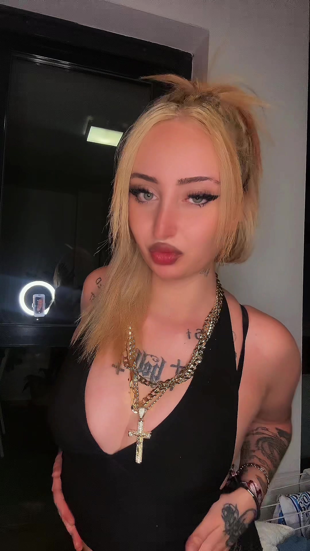 @sikariaxr
