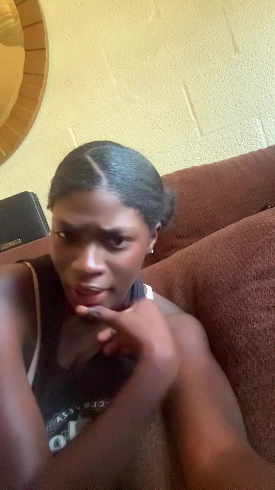 @laroyana
