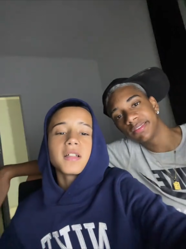@Os g&ecirc;meos