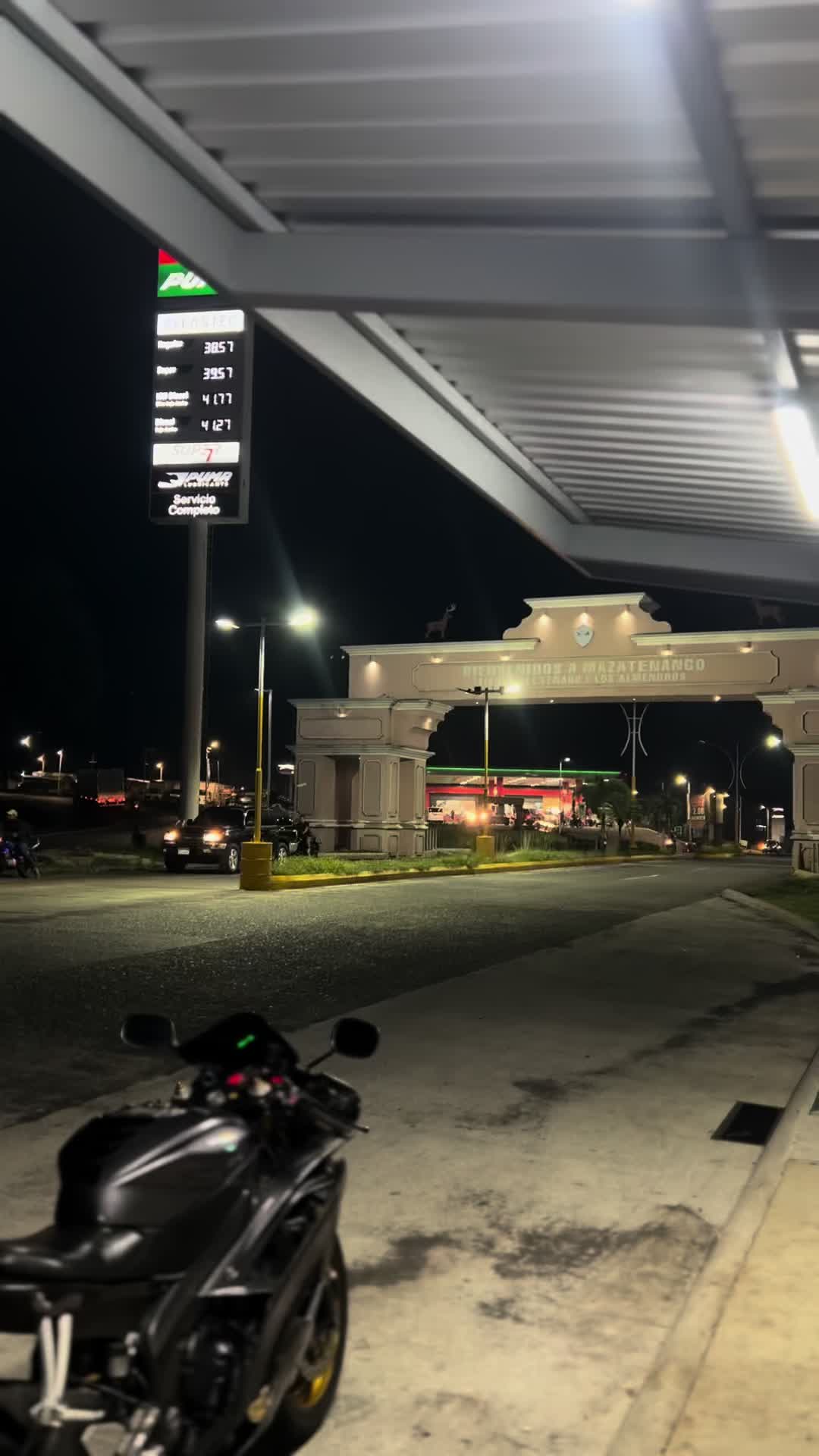@De Le&oacute;n R6