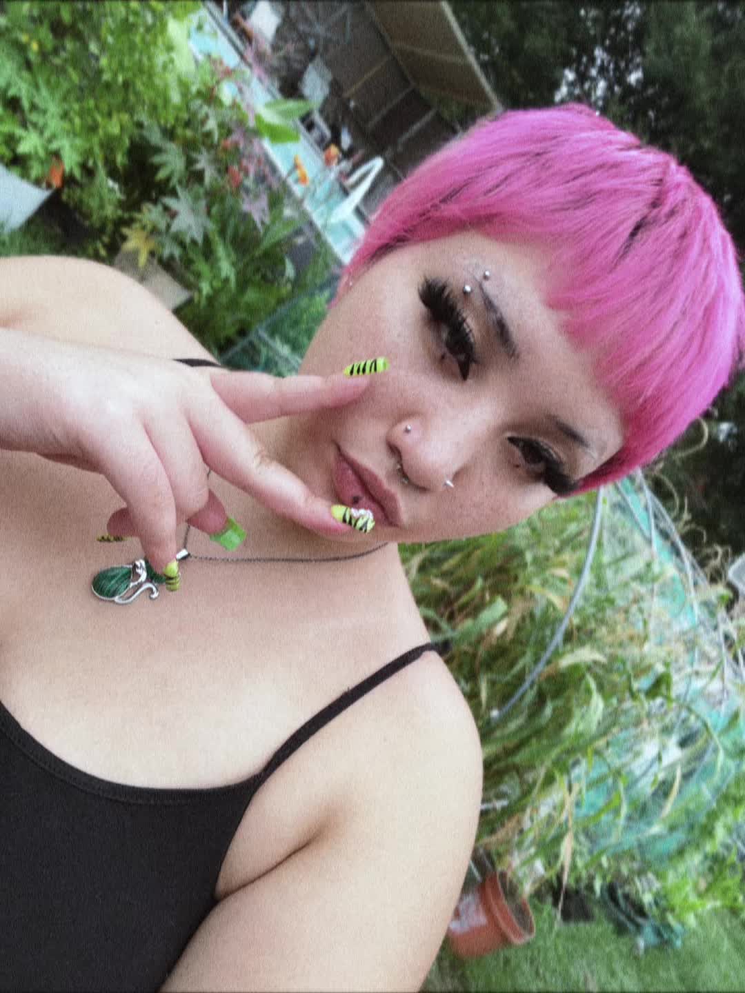 @(o_O)
