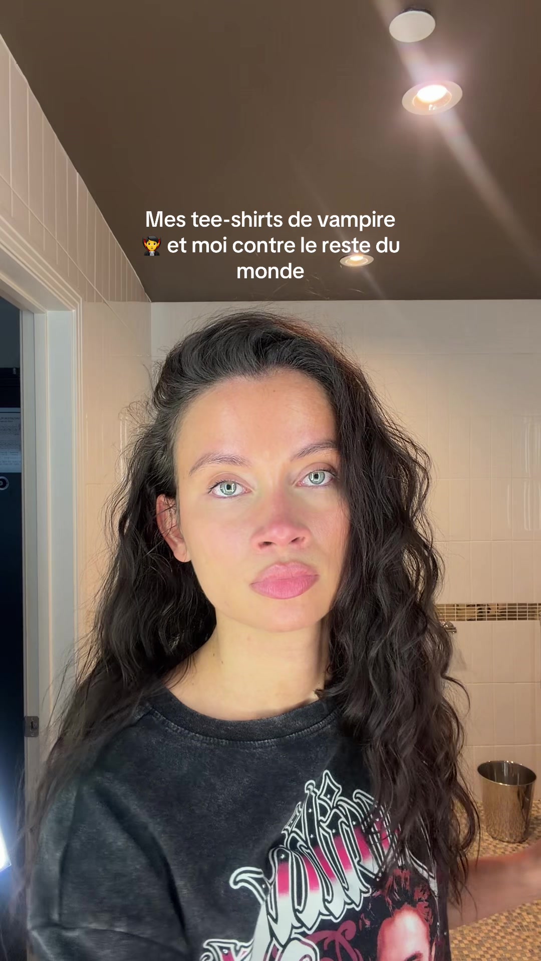 @YsathisJulienne