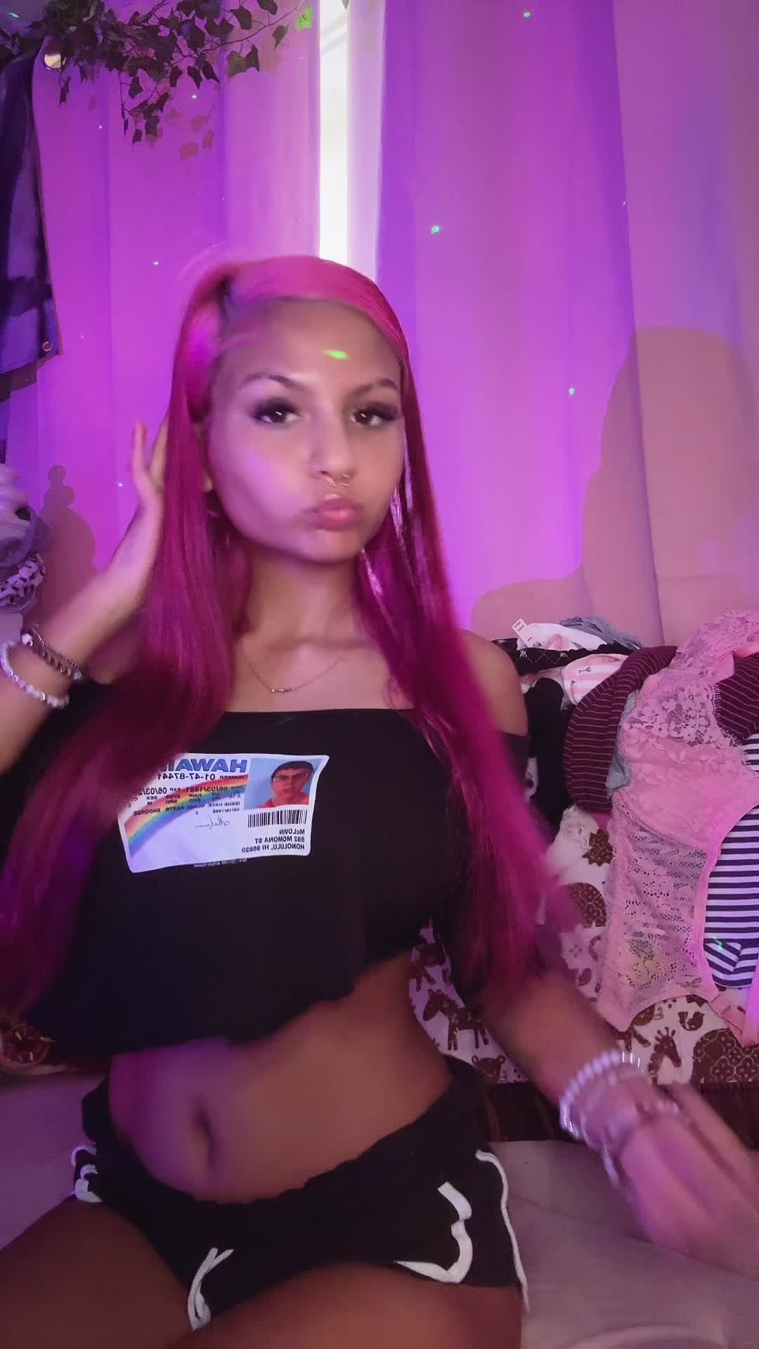 @liliyanaaaa