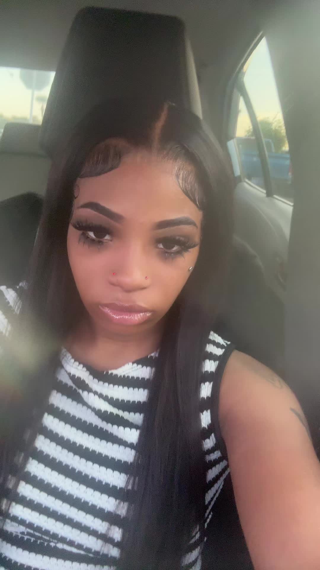 @👩🏽&zwj;❤️&zwj;💋&zwj;👩🏽