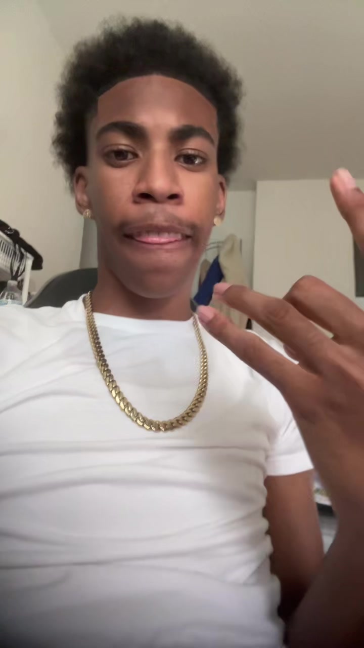 @coolboybuttonboy556