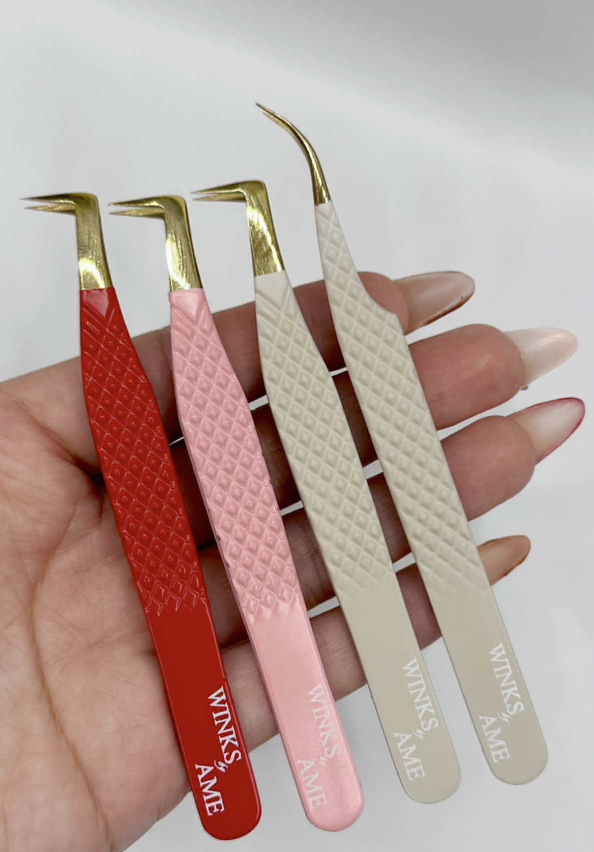 @winksbyame