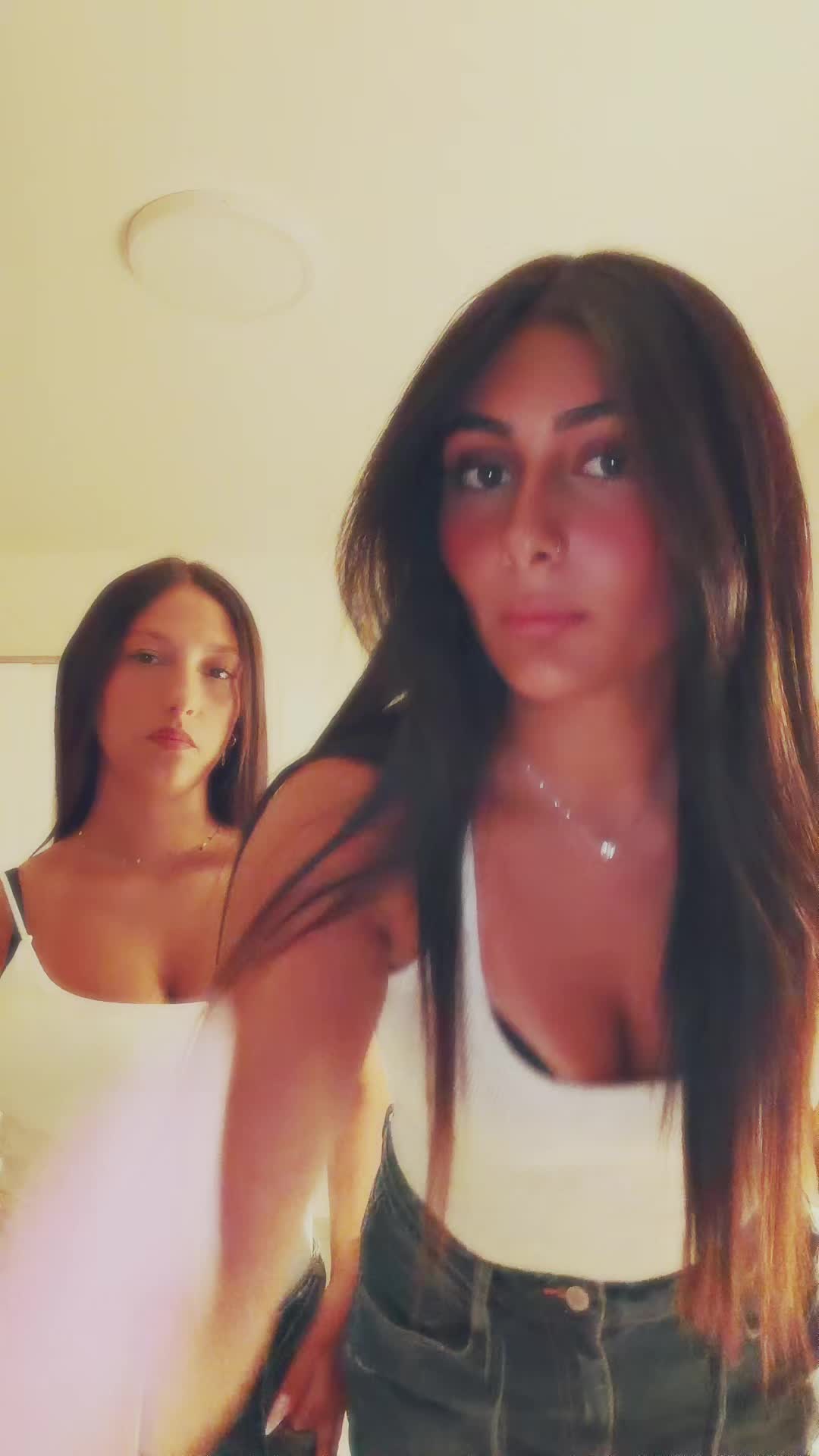 @Leahshamai