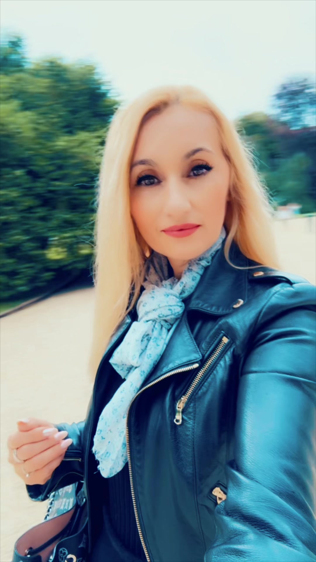 @LillyAndrei