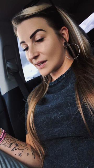 @Cₐₗₗmₑyₒᵤr𝓥𝓪𝓵𝓮𝓷𝓽𝓲𝓷𝓮🖤
