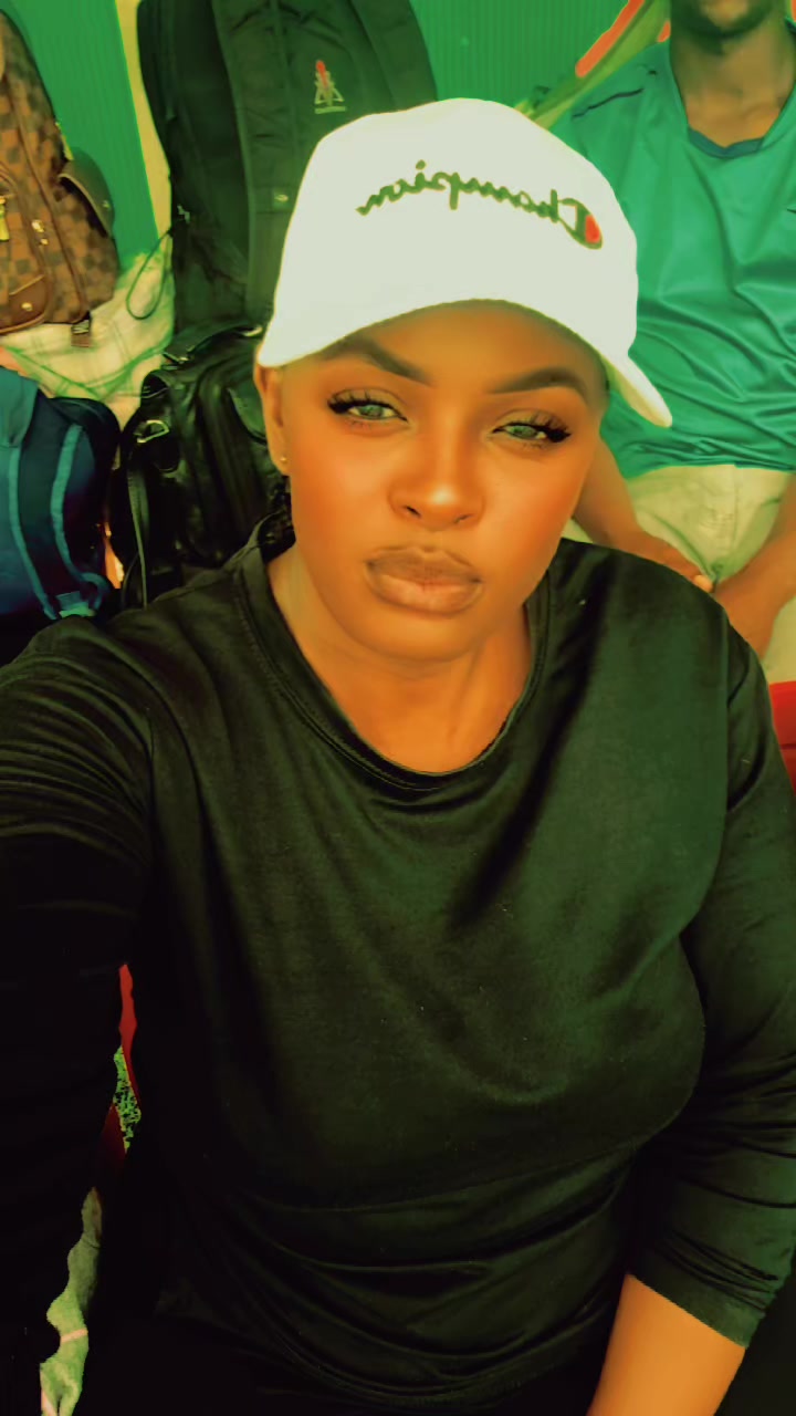 @MissEshiterah💟 (Golois🇨🇩)