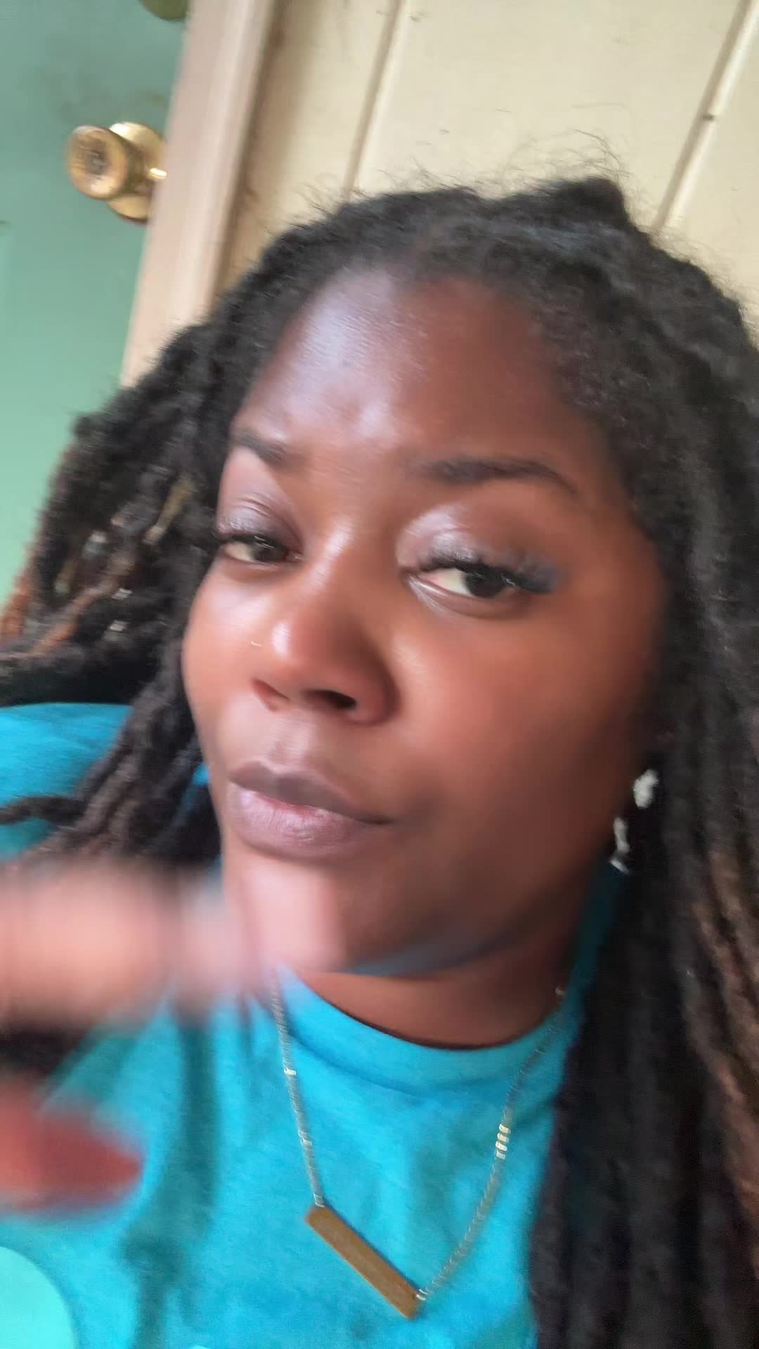 @Neshia_Nesh