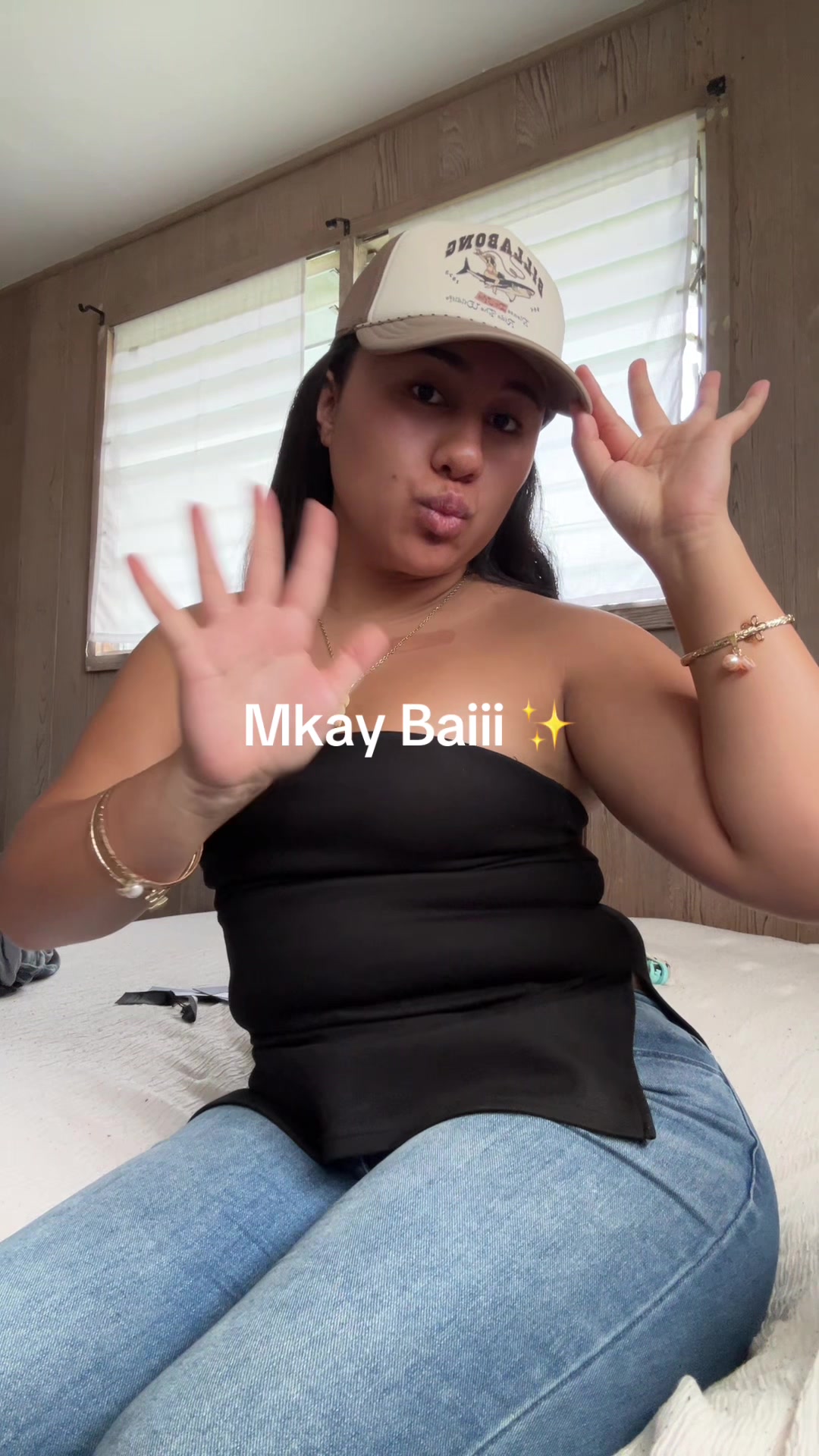 @Waianianiola’onamaunaika’āina