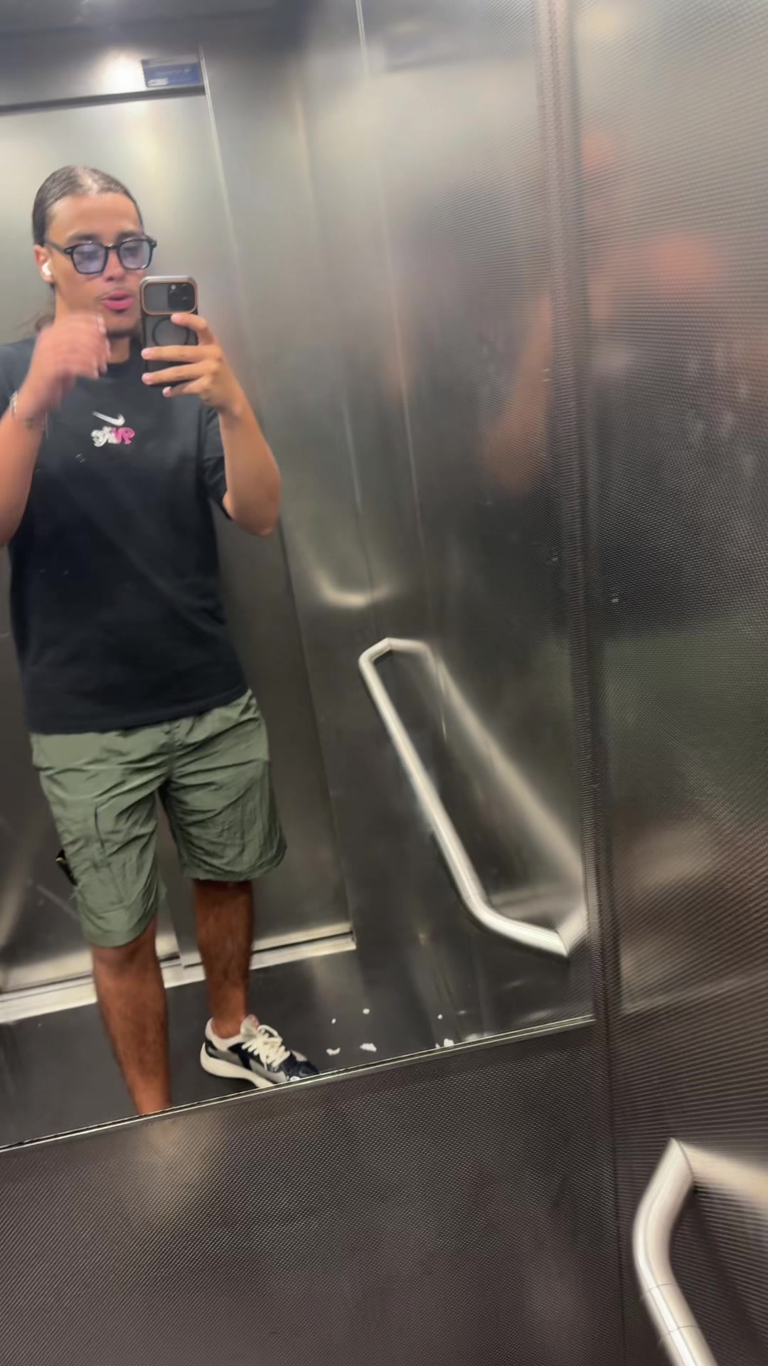 @7