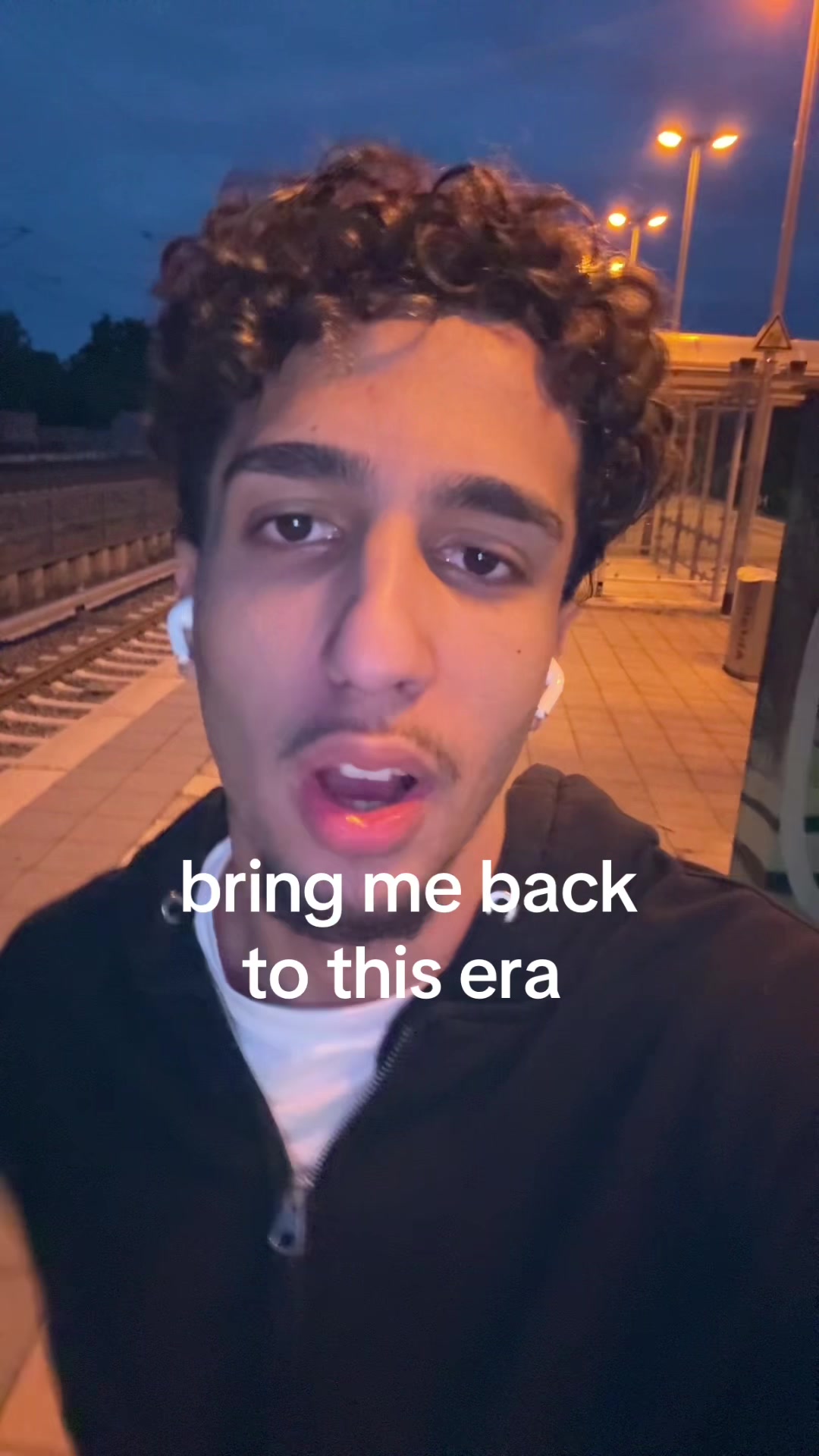@momo