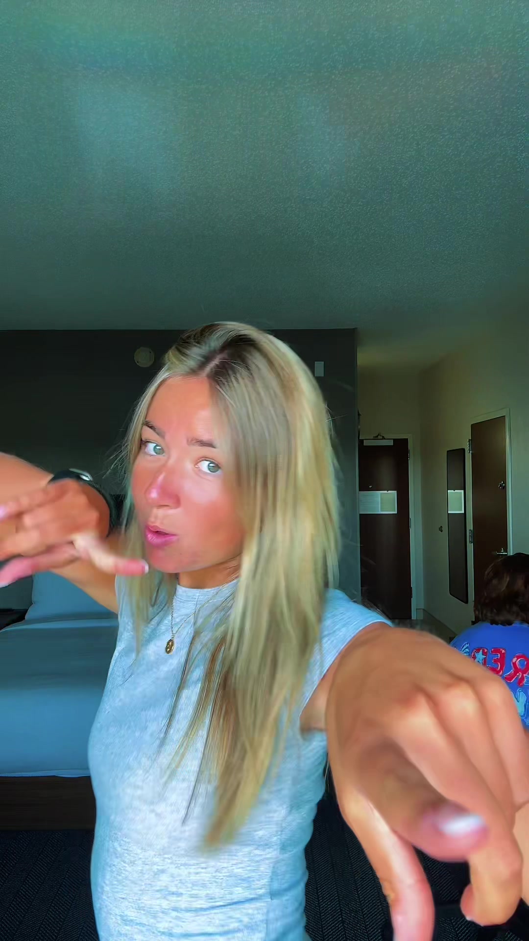 @Ella