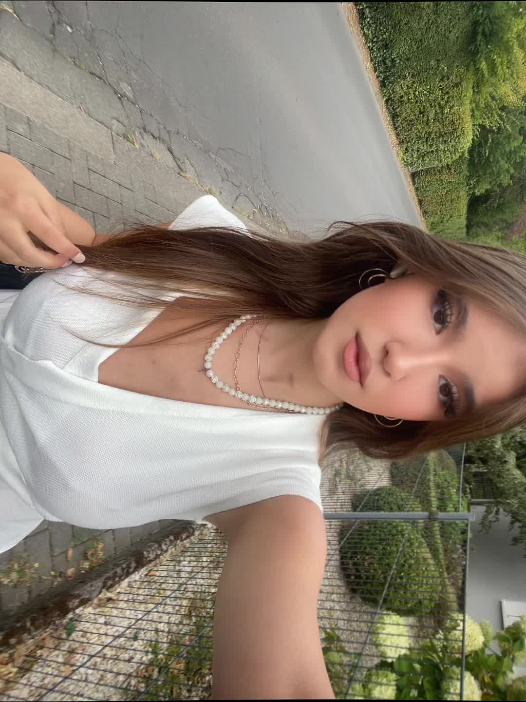 @julia_gsn17