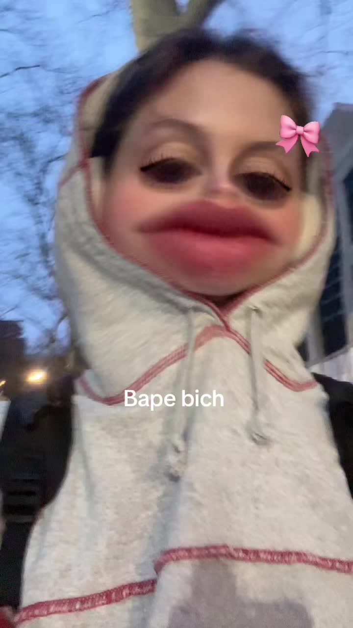 @Ava
