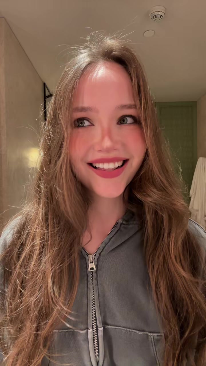 @hey_dely