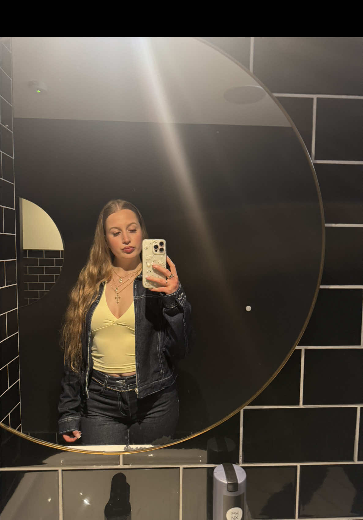 @🍒𝐸 𝑀 𝑀 𝐼🍒