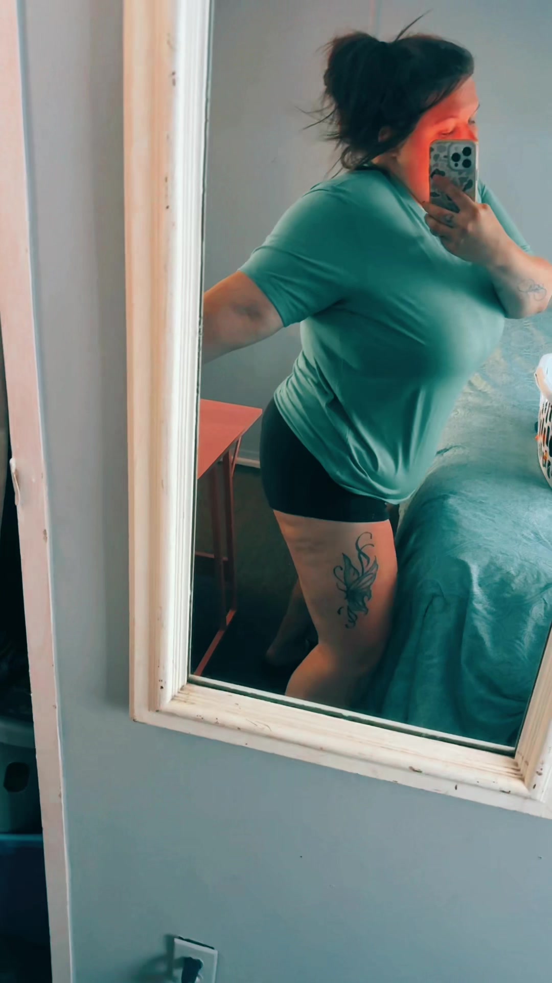 @Blue eyes and thick thighs