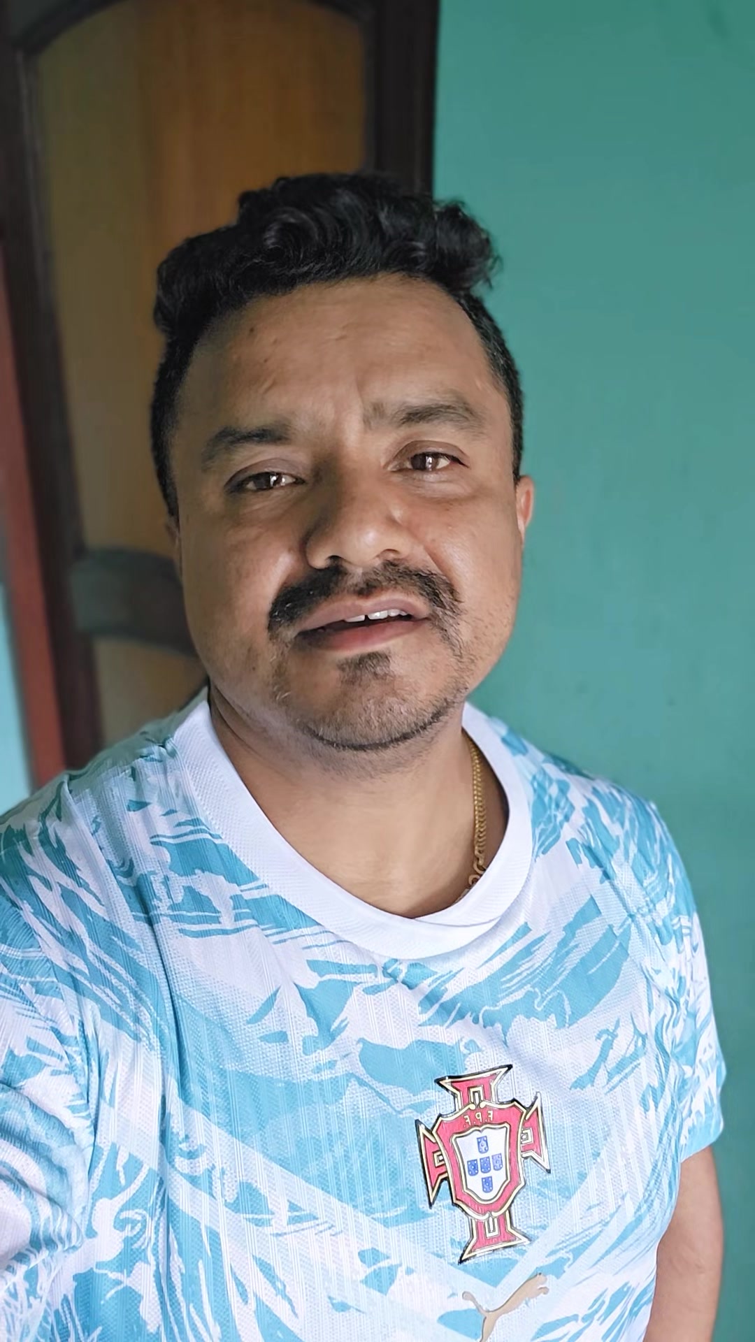 @Anups Vlogs