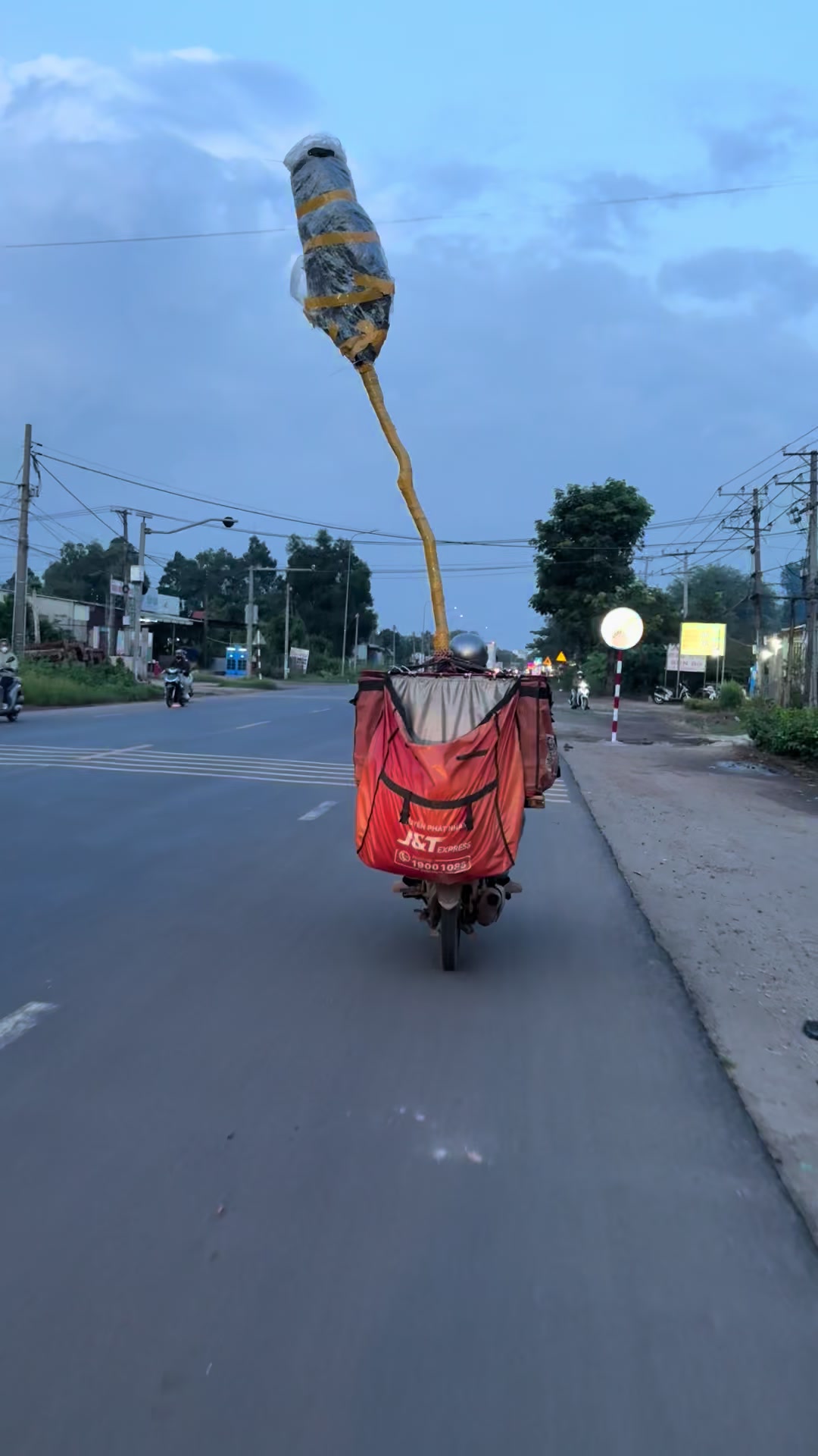 @dũng chạy shipper j&t