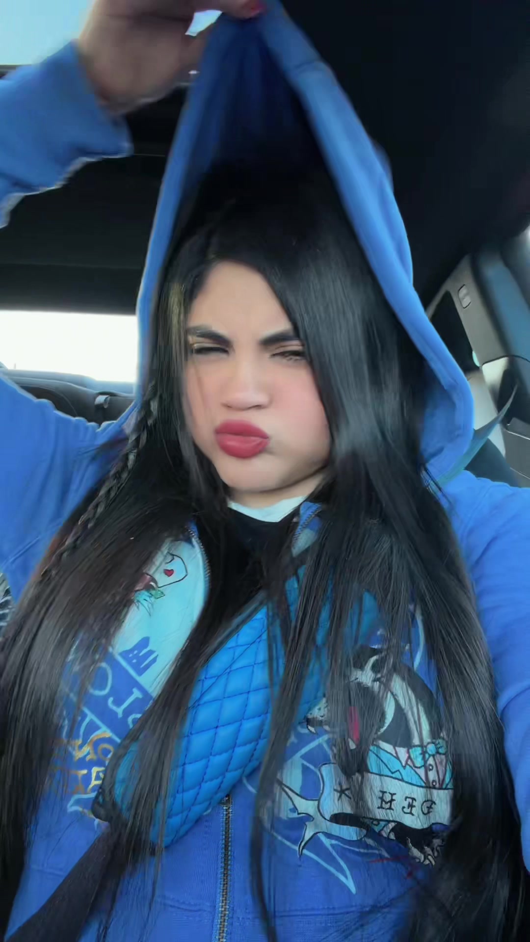 @🧢La Ni&ntilde;a de las gorras&hearts;️🐬
