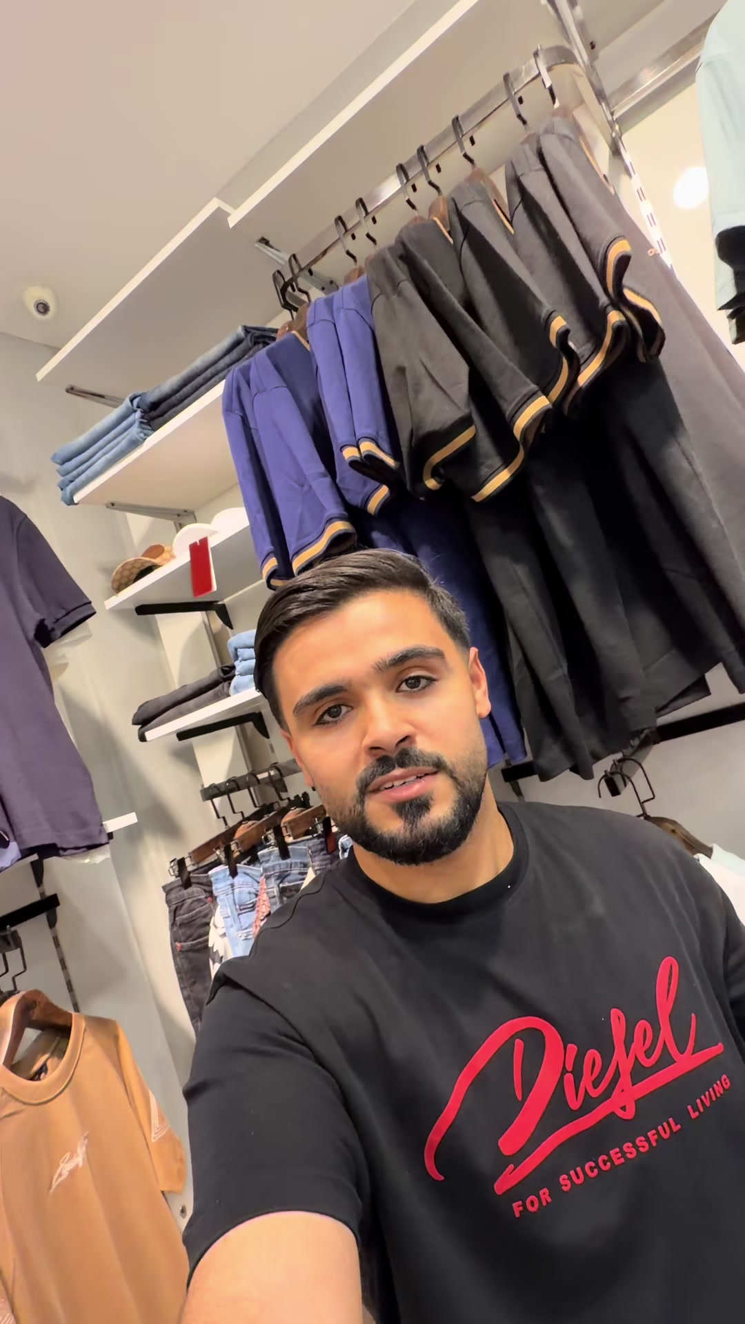 @UNO أونو للملابس الرجاليه