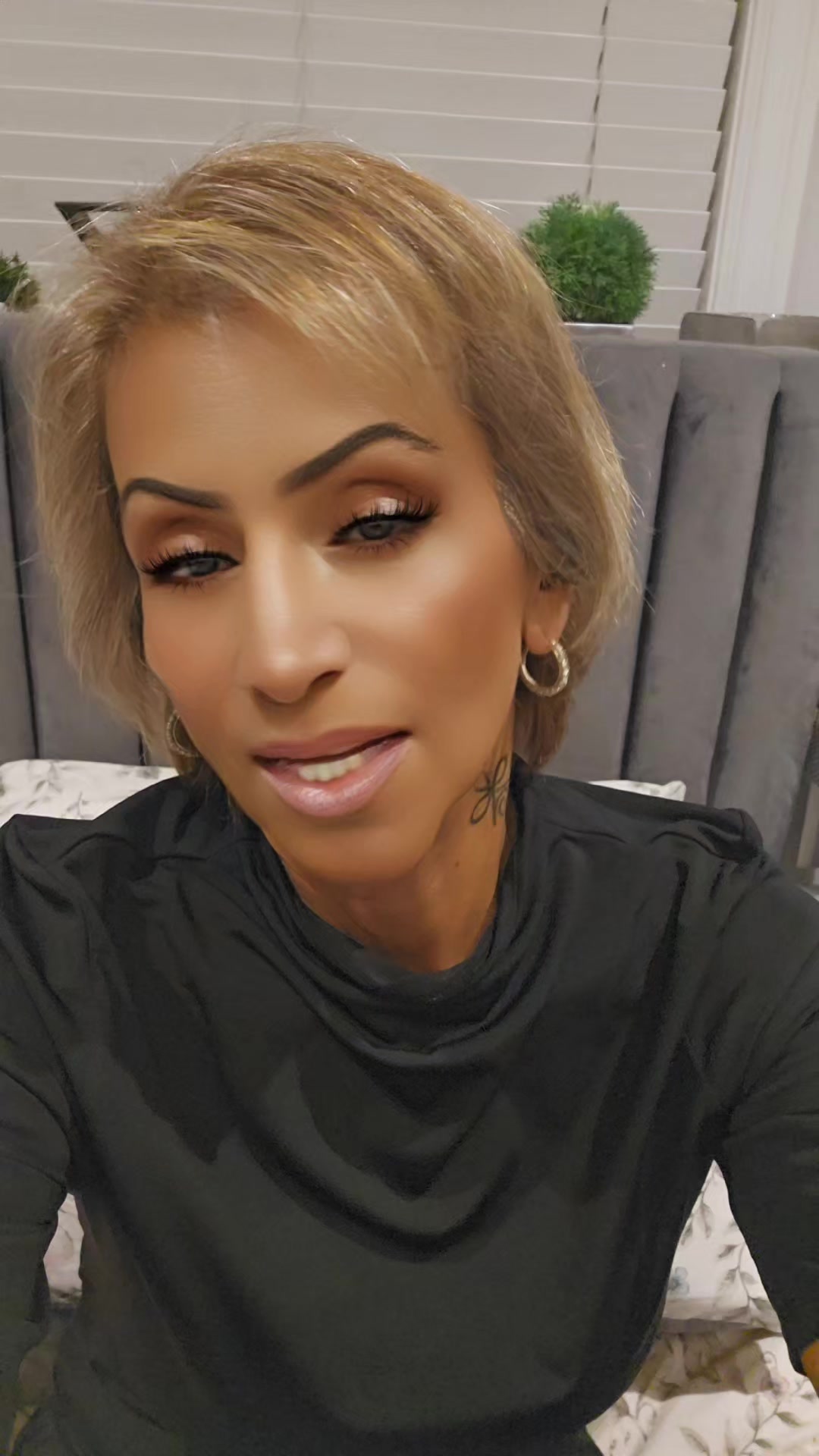 @Dee