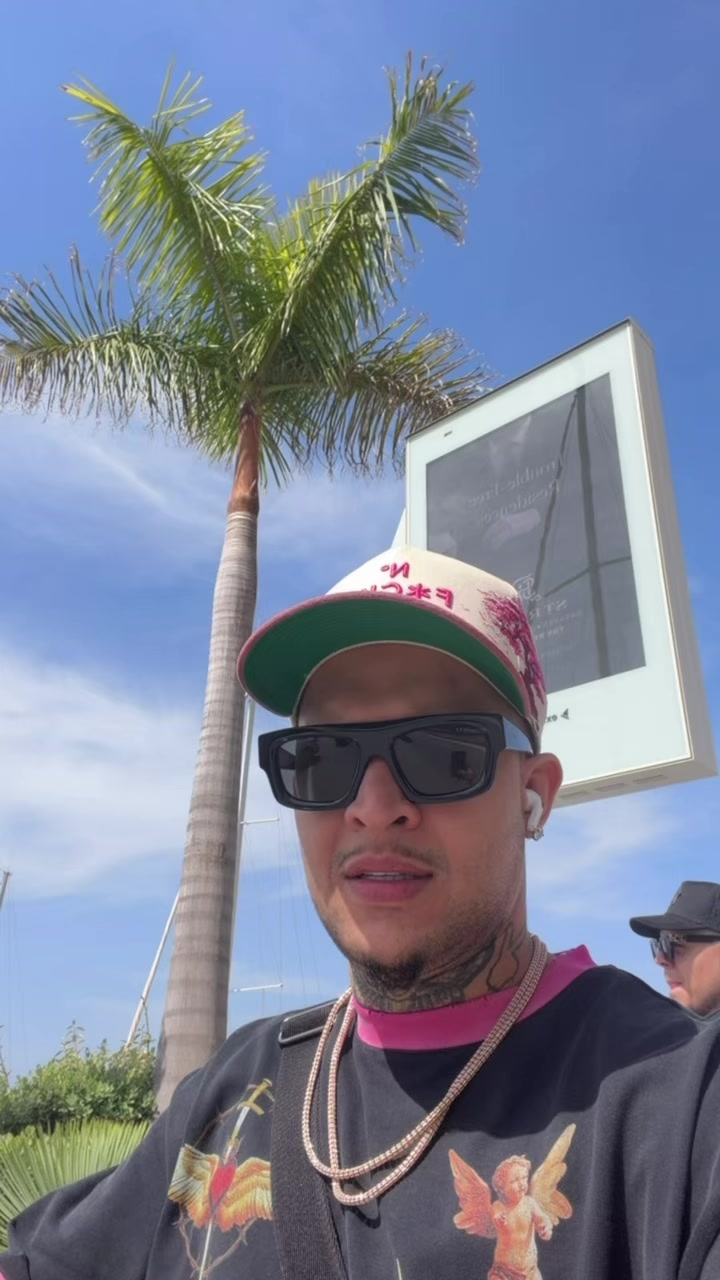 @JeyOne