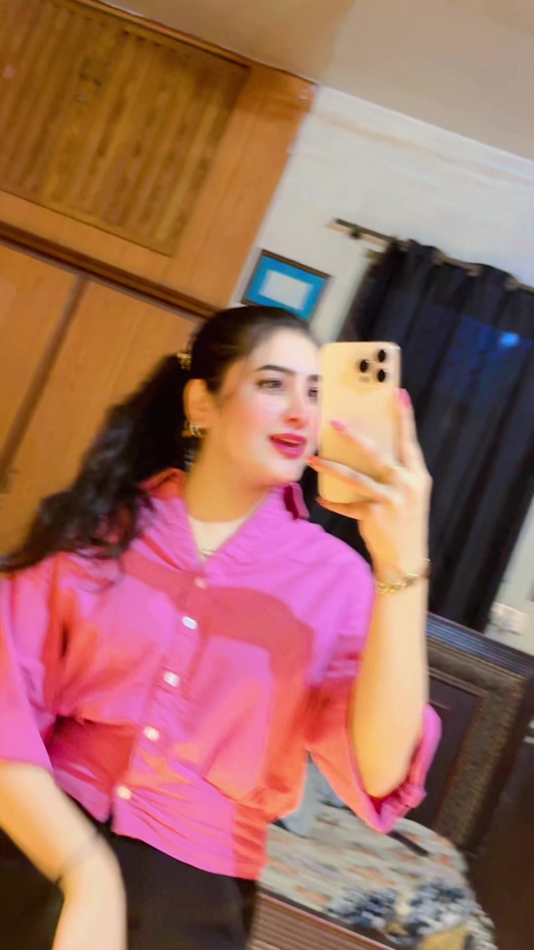 @🎤 𝓣𝓻𝓮𝓷𝓭𝔂 𝓖𝓲𝓻𝓵 🎤