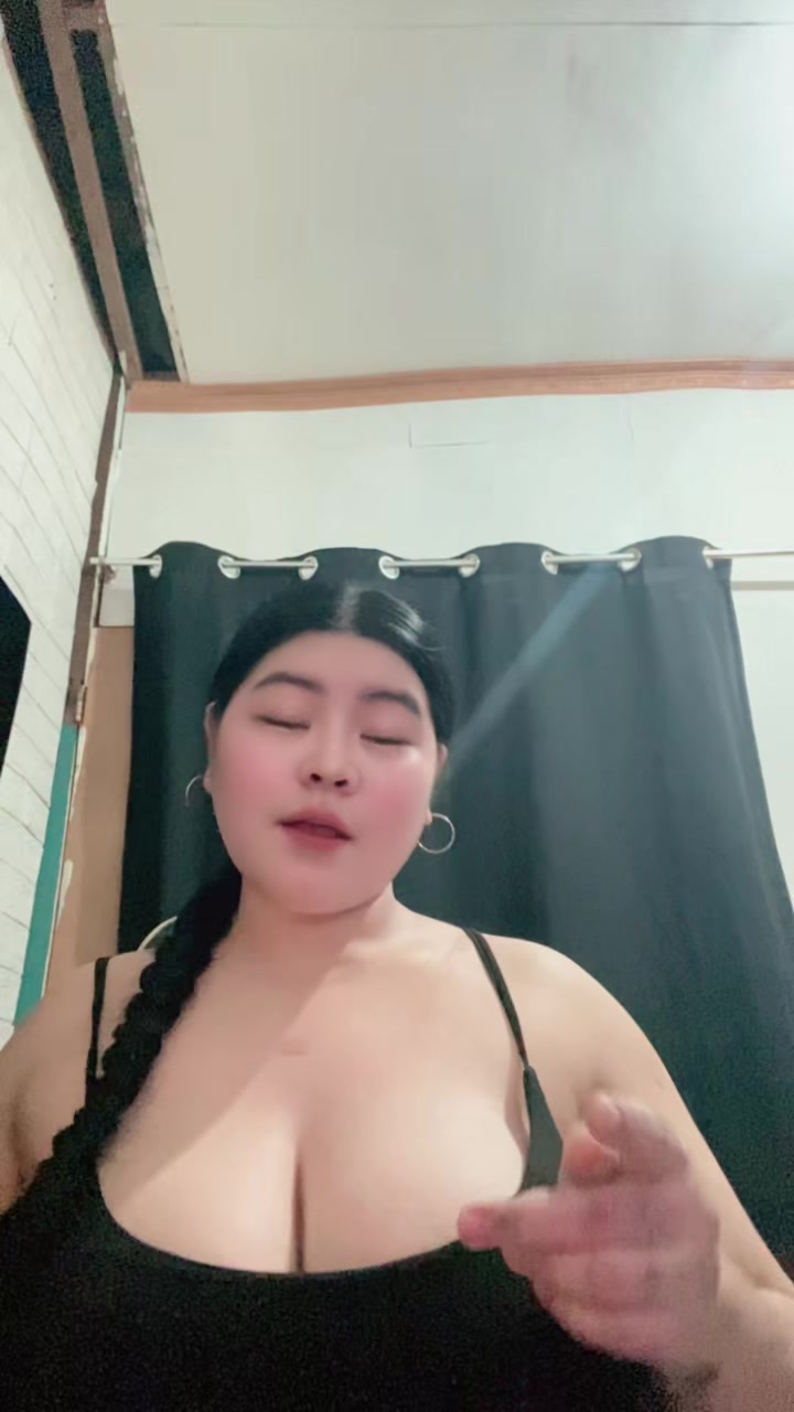 @Regina 🦋🖤