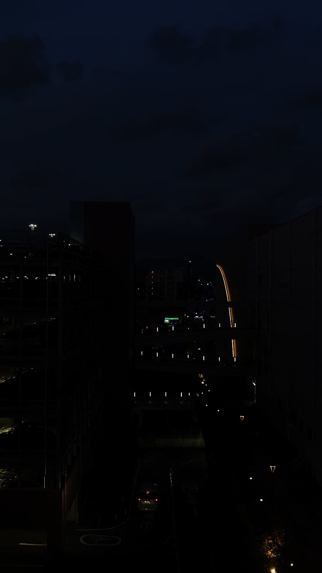@莉
