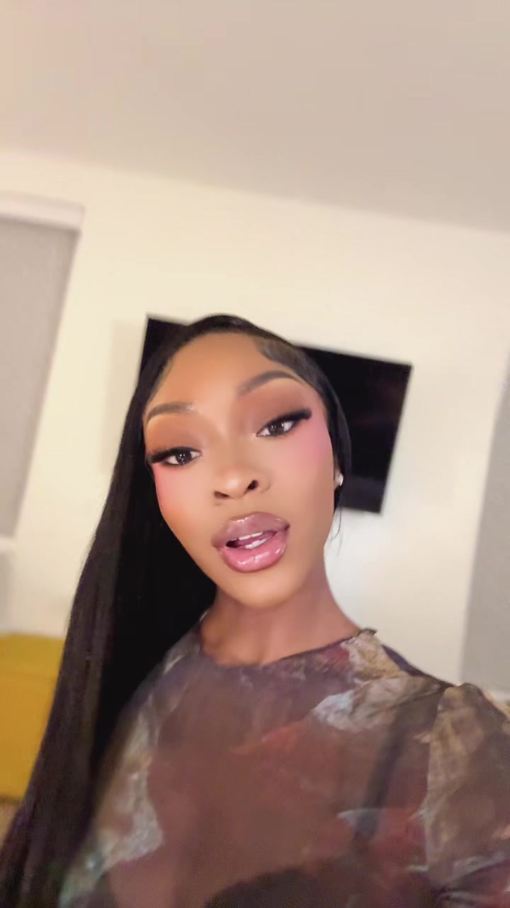 @JANIA🎀