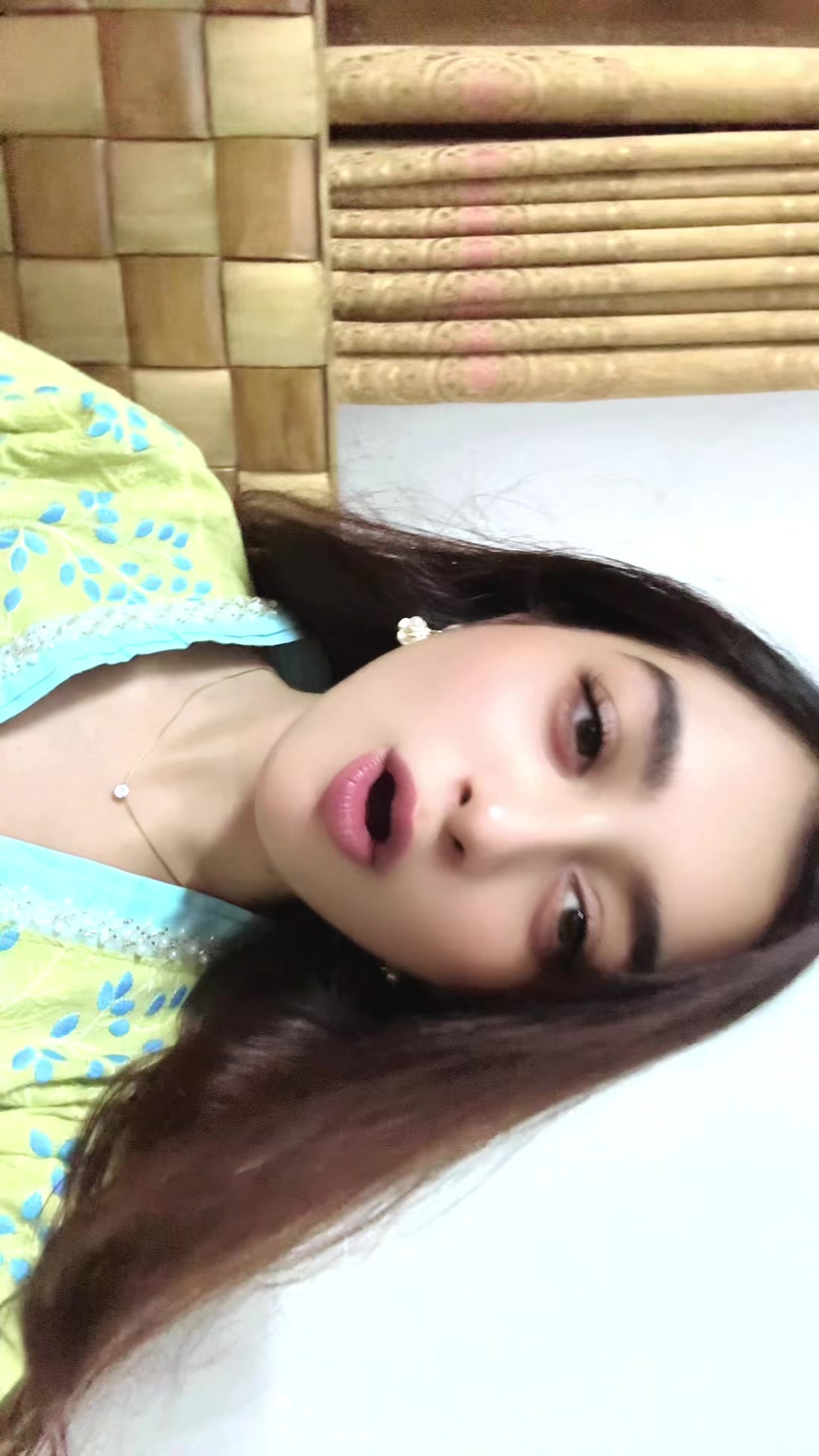 @M O N I K A 🌸