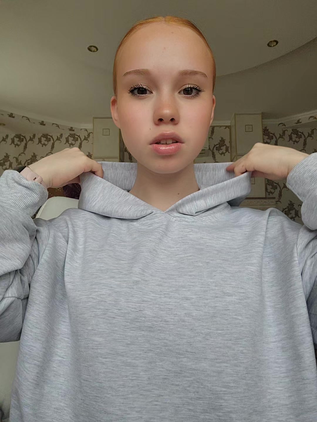 @анютка